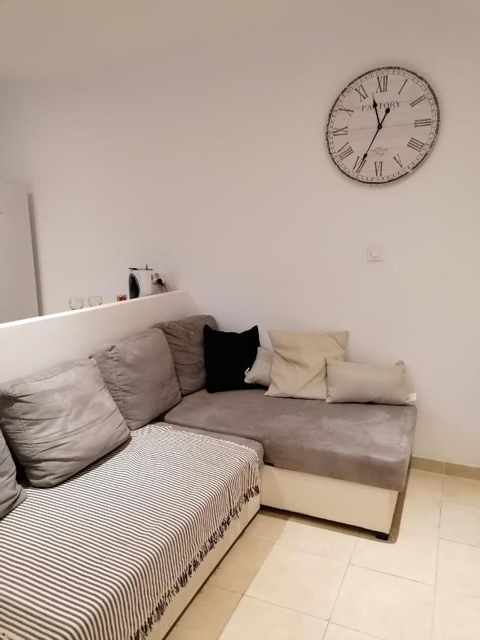 Appartement T2 Rez De Villa Proche Bord De Mer Le Pradet Exterior foto